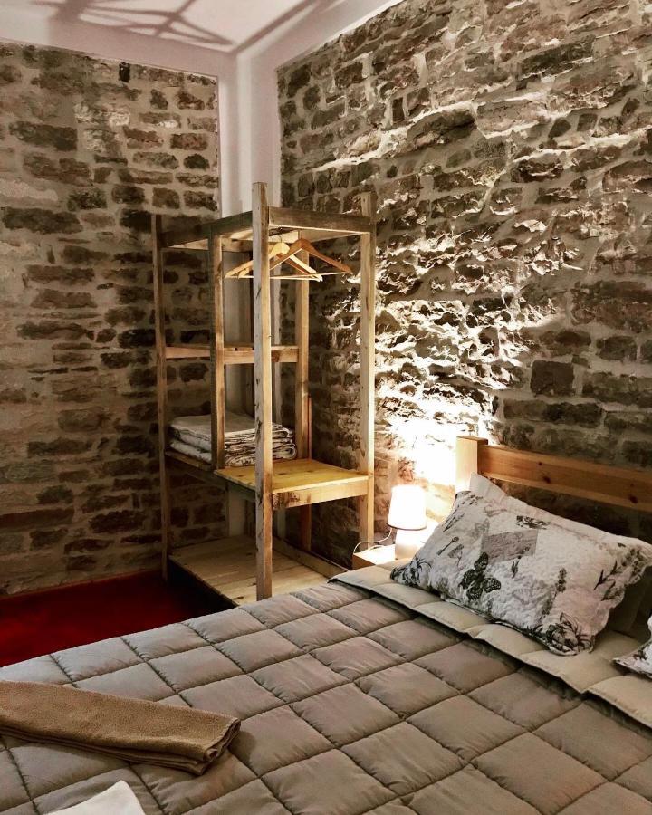 Gjirokastër Vila Eri מראה חיצוני תמונה