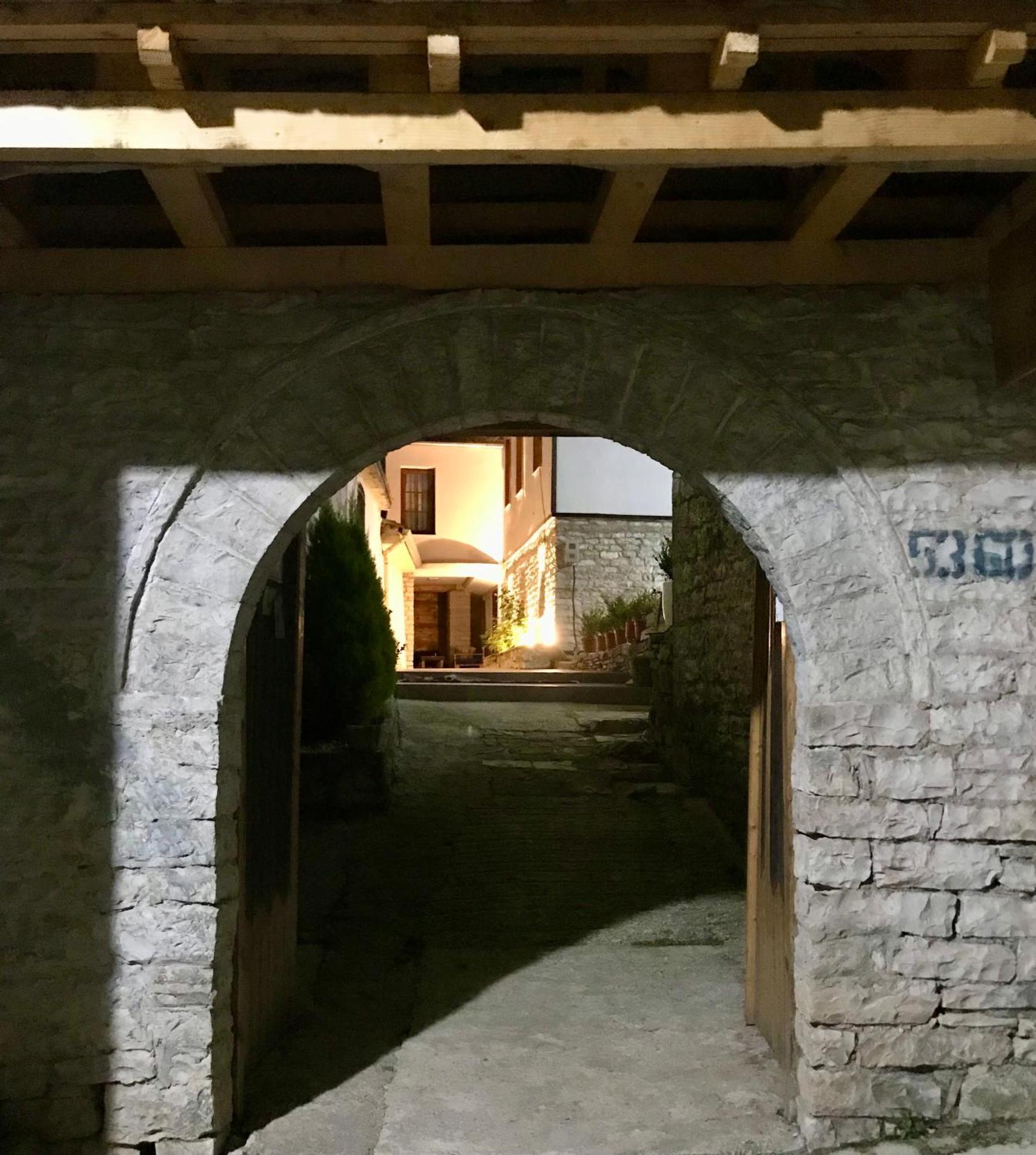 Gjirokastër Vila Eri מראה חיצוני תמונה